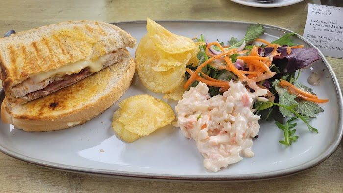 1771952098 562 photo